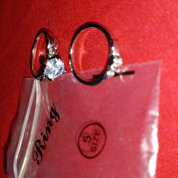 Women's Wedding/Engagement Ring - Picture 5 of 8